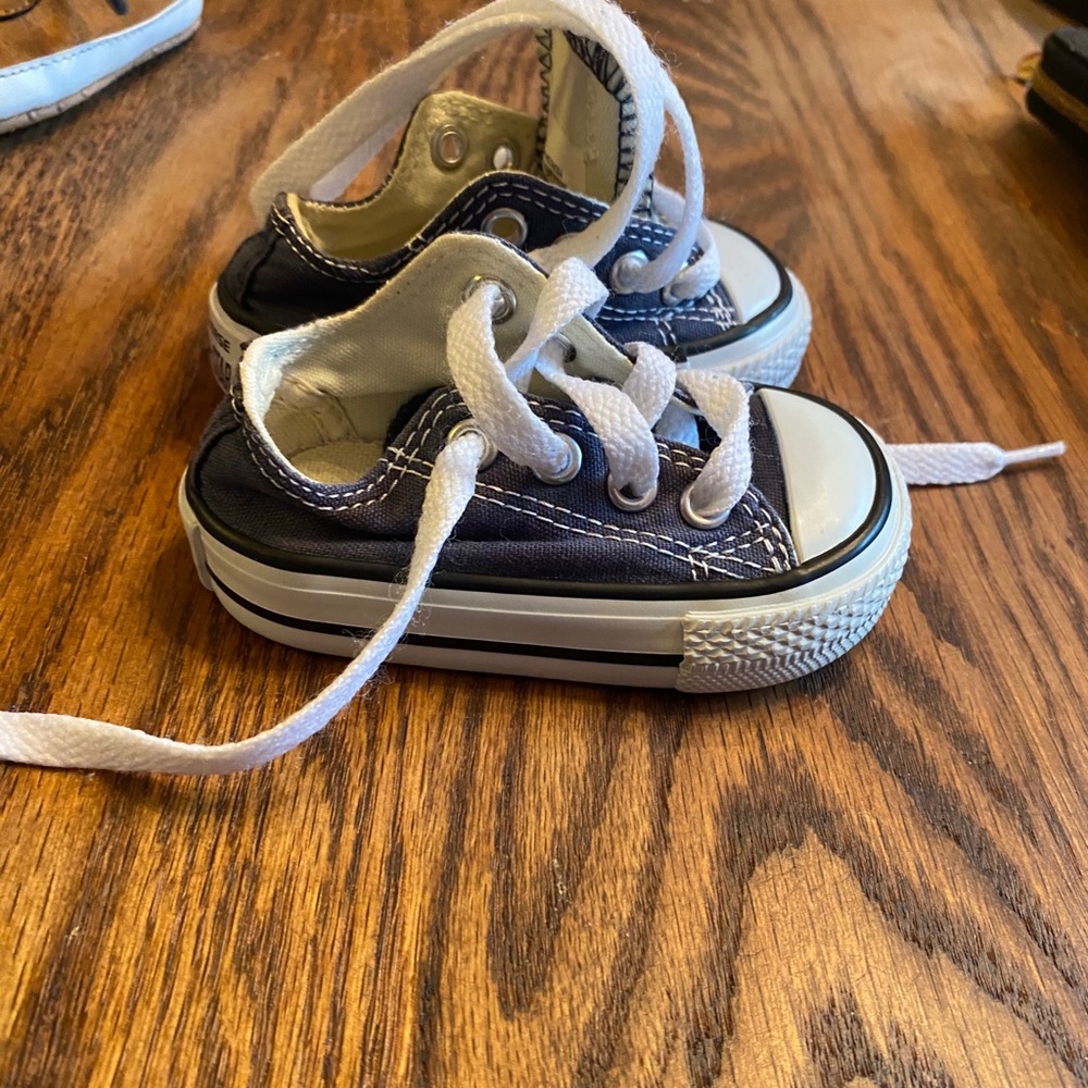 Baby size 2 Converse